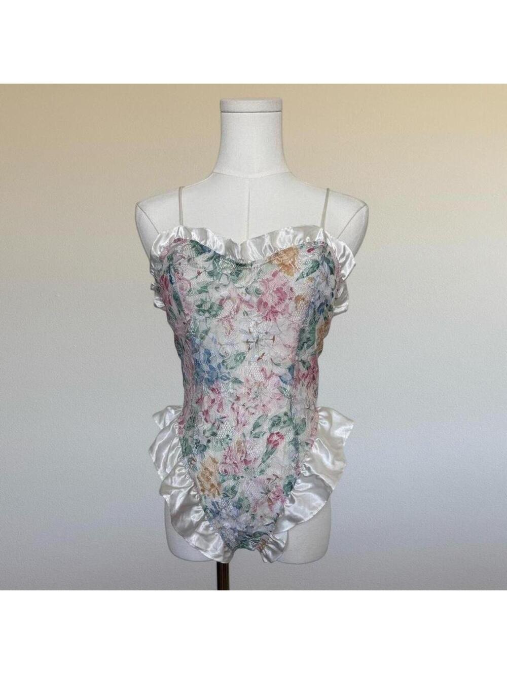 Vintage Victoria’s Secret gold label lace teddy. Size L.